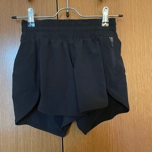 Black Lululemon Tracker Short (4 inch)